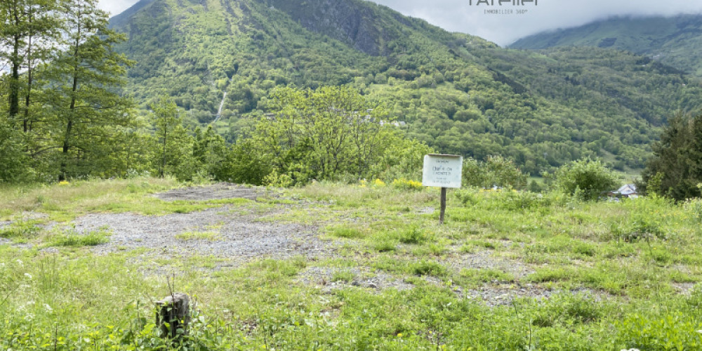 terrain à ST LARY SOULAN (65170)