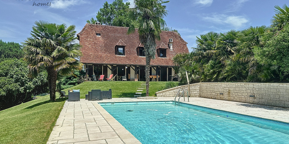 maison à PAU (64000)