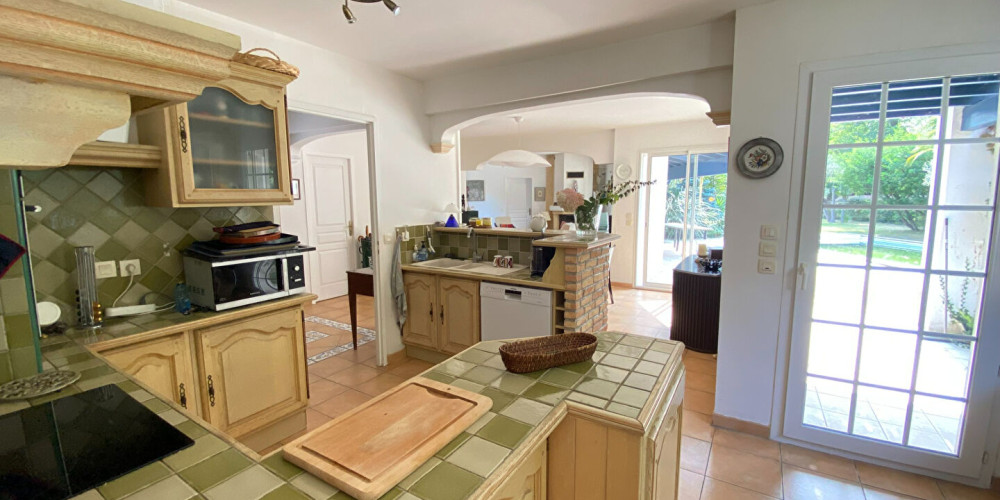 maison à BASSUSSARRY (64200)