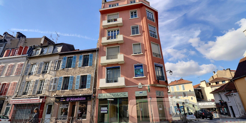 local commercial à PAU (64000)