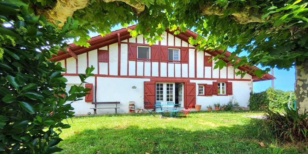 appartement à AHETZE (64210)
