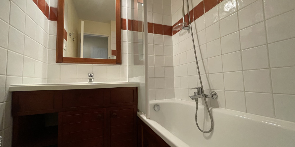 appartement à UHART CIZE (64220)