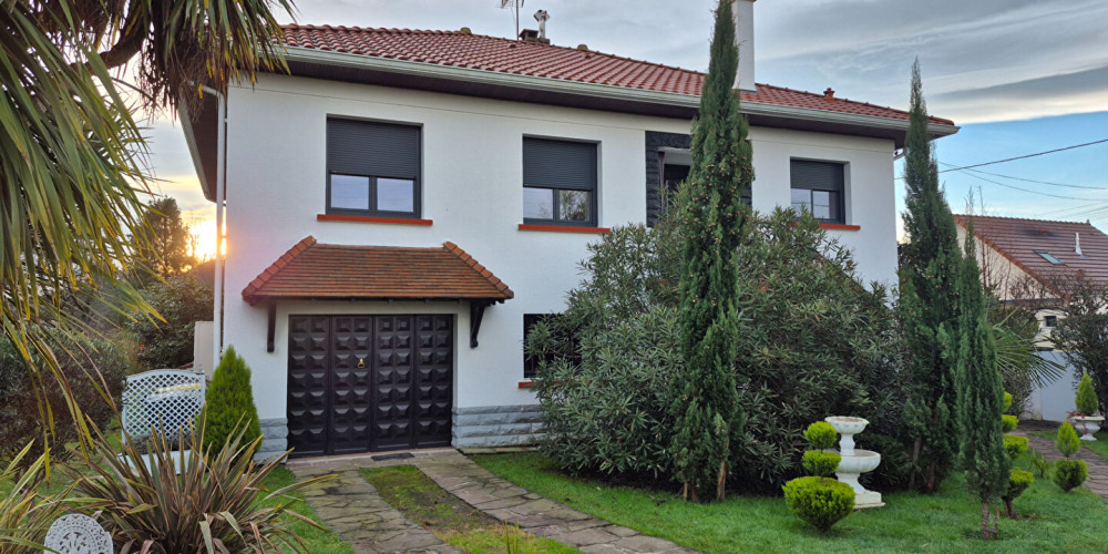 maison à LONS (64140)