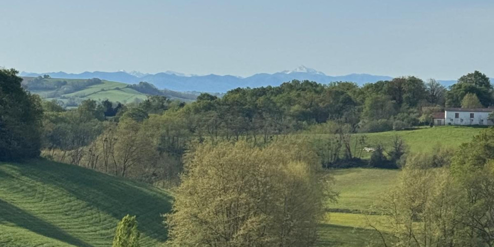 terrain à URT (64240)