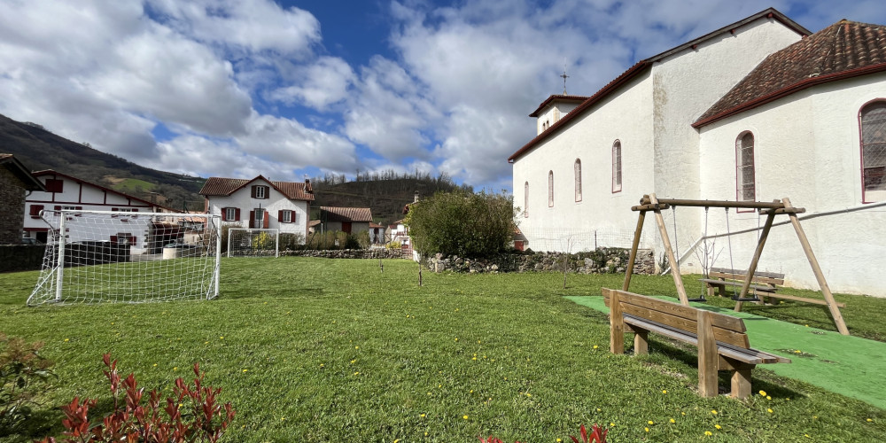 terrain à ST MICHEL (64220)