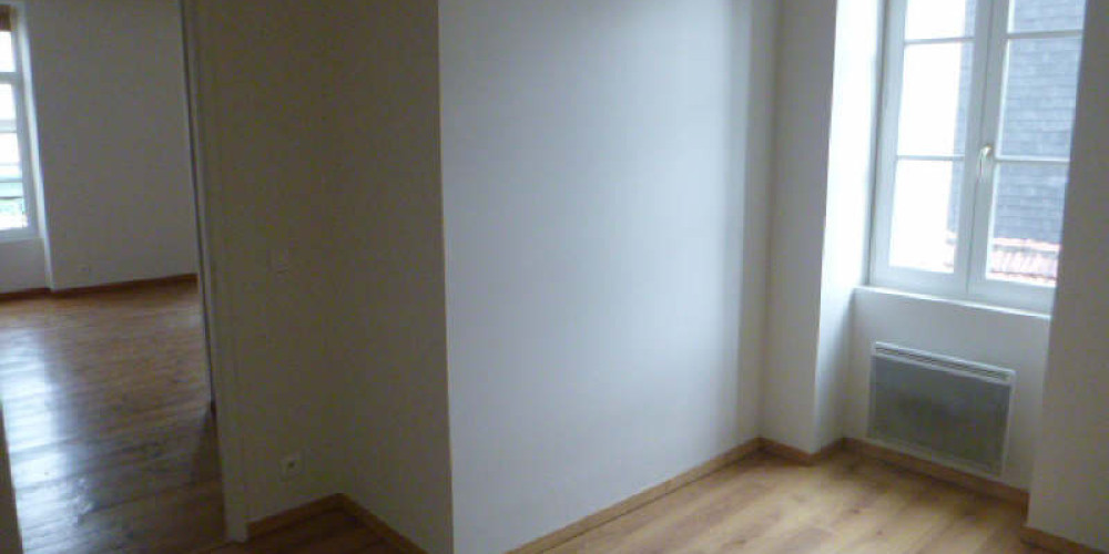 appartement à PAU (64000)
