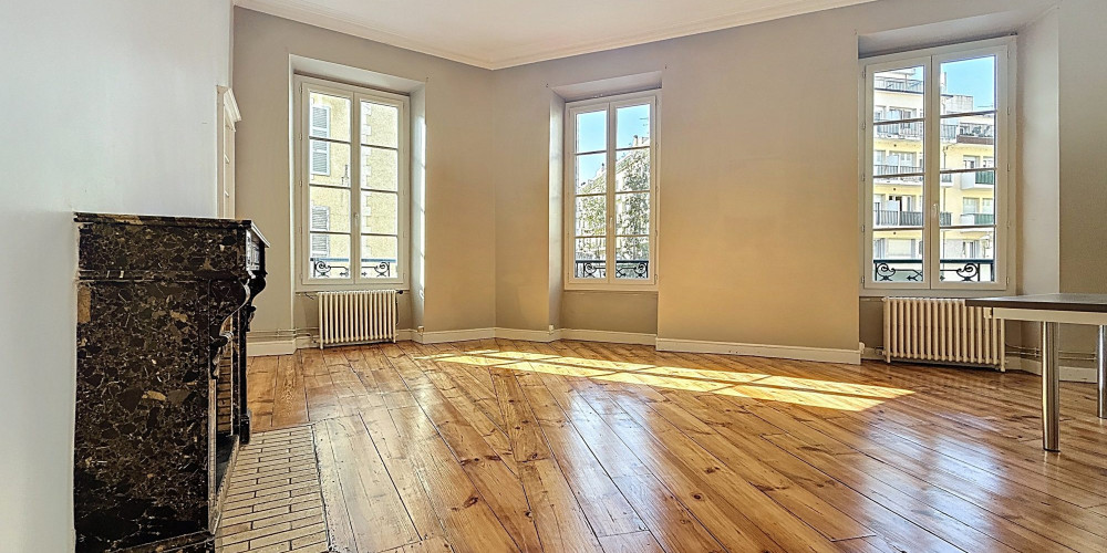 appartement à PAU (64000)
