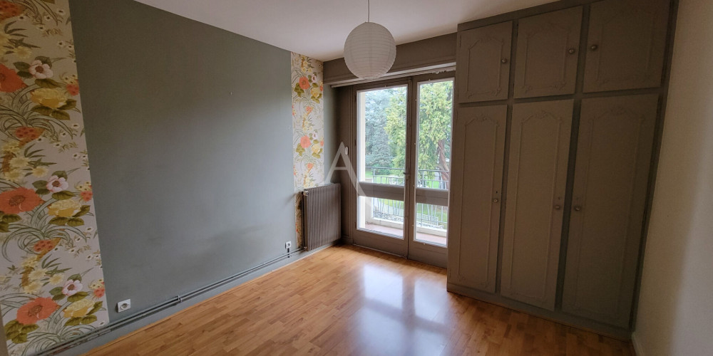 appartement à PAU (64000)