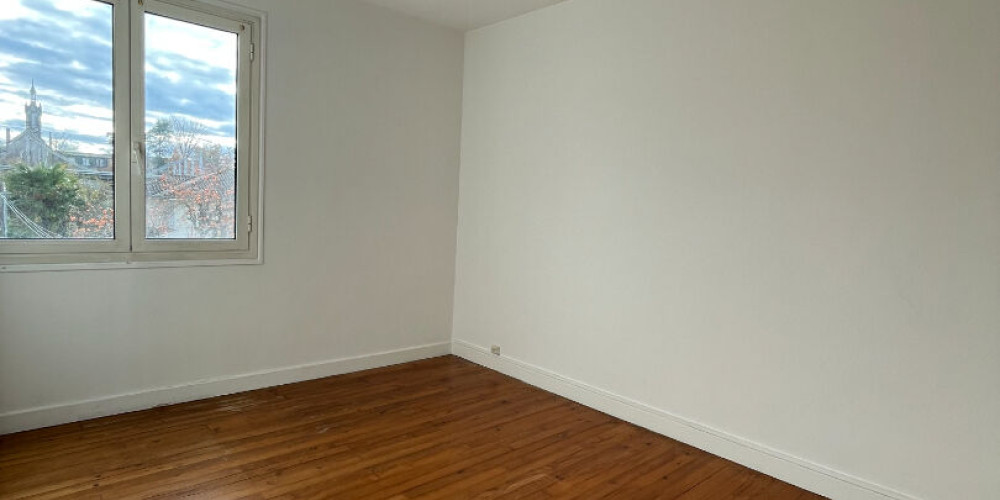 appartement à PAU (64000)