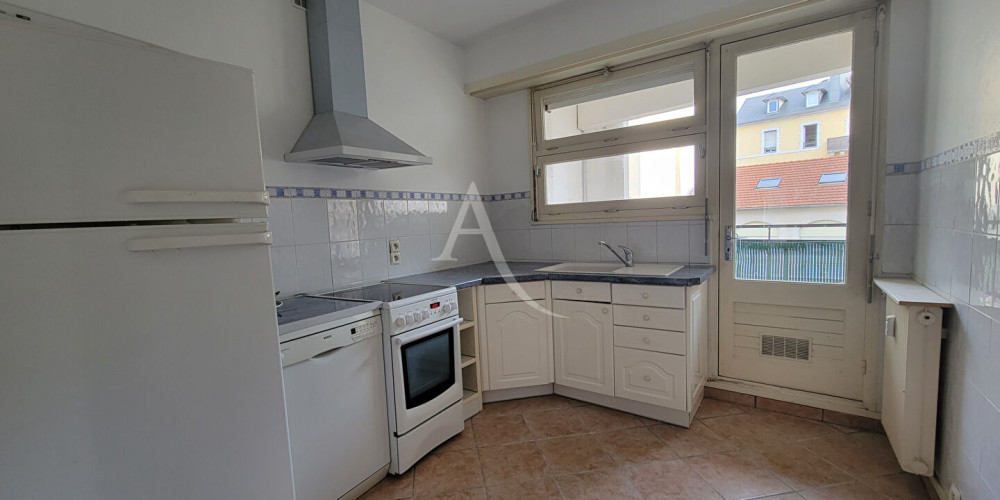 appartement à PAU (64000)