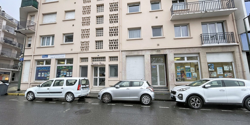 local commercial à PAU (64000)