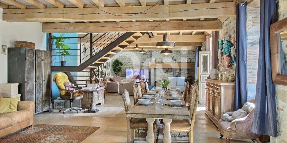 maison à PAU (64000)