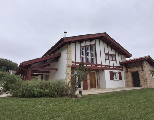 maison  URRUGNE