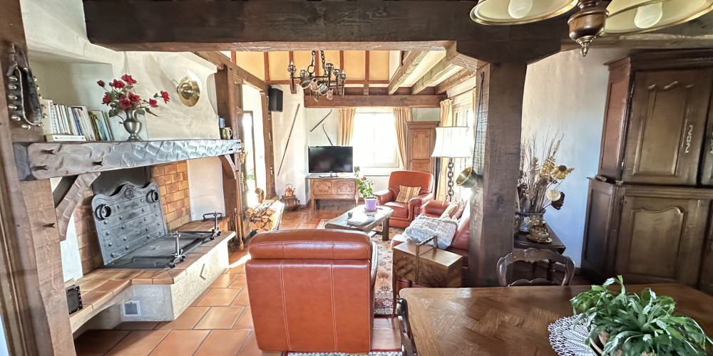 maison à ARTIGUELOUTAN (64420)