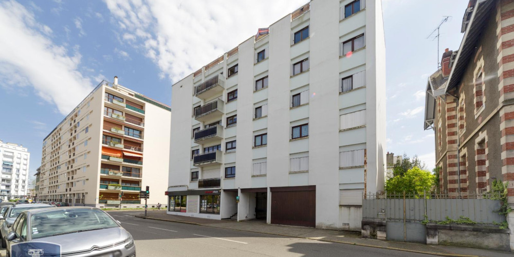 appartement à PAU (64000)