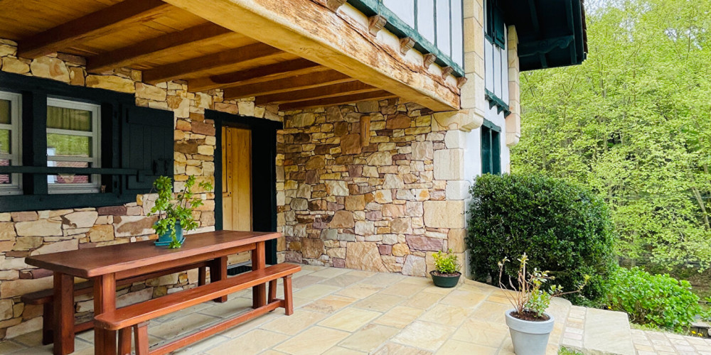 maison à SARE (64310)