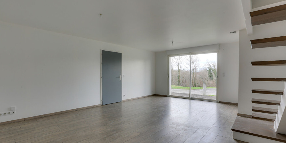 maison à BASSUSSARRY (64200)