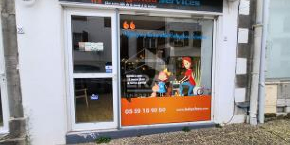 local commercial à HASPARREN (64240)