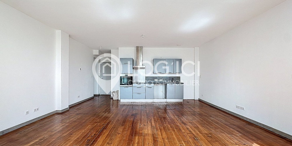 appartement à NAY (64800)