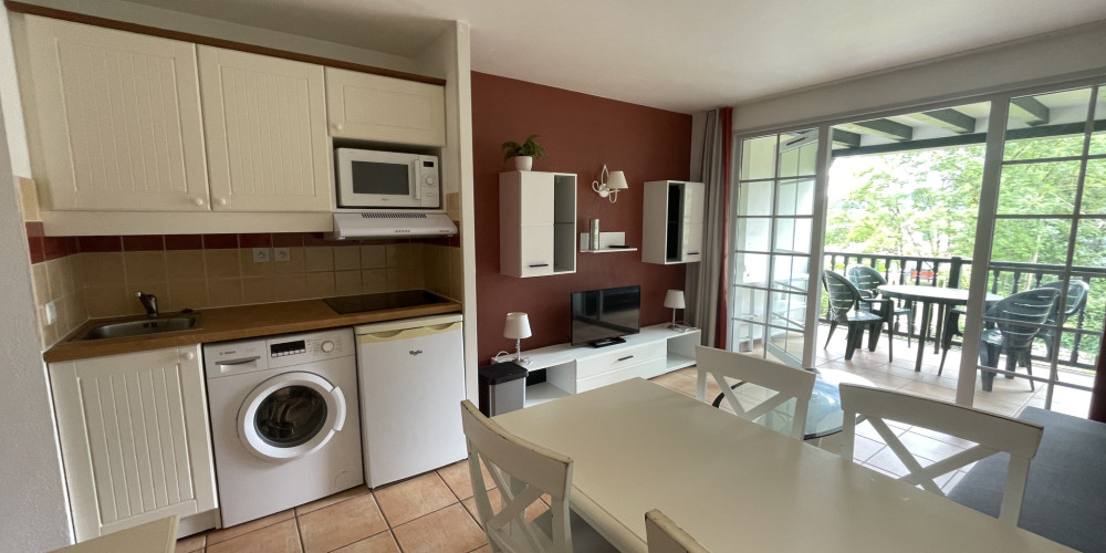 appartement à UHART CIZE (64220)