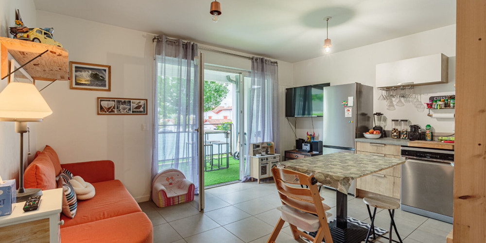 appartement à ST PEE SUR NIVELLE (64310)