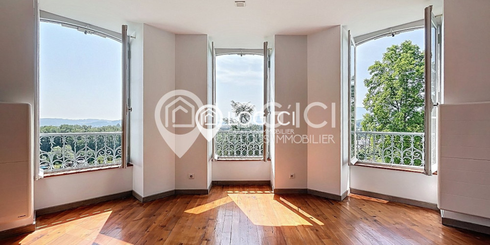 appartement à NAY (64800)
