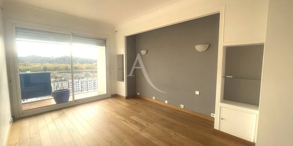 appartement à PAU (64000)