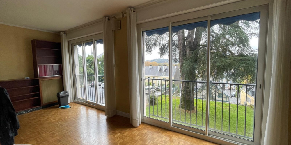 appartement à PAU (64000)