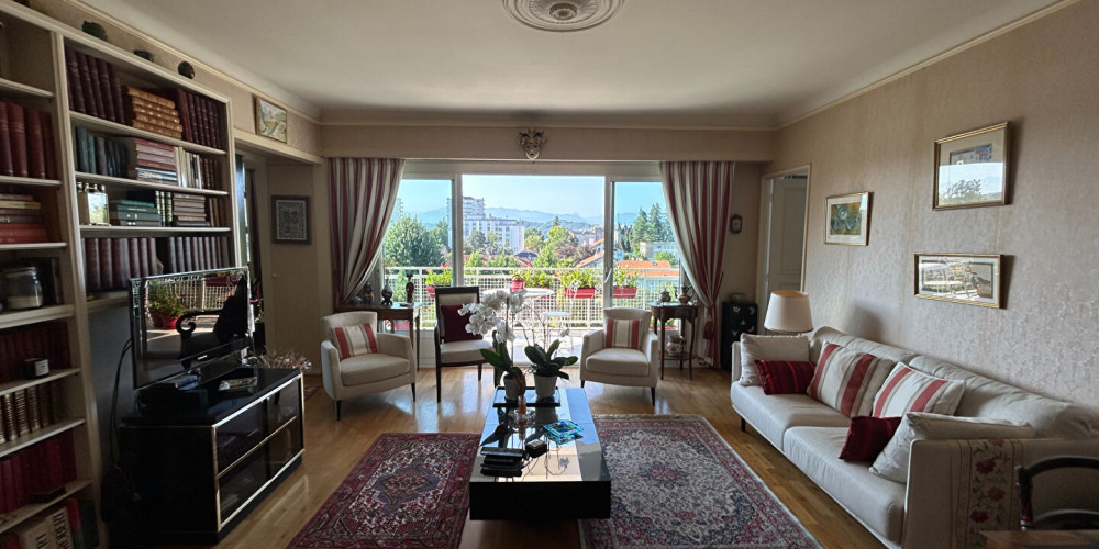 appartement à PAU (64000)