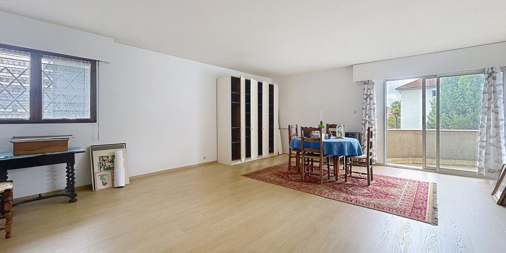 appartement à PAU (64000)