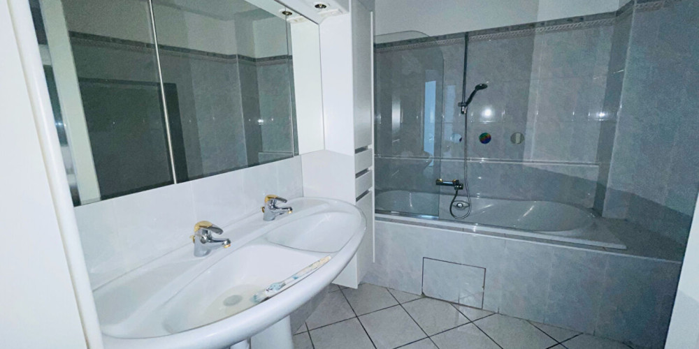 appartement à PAU (64000)