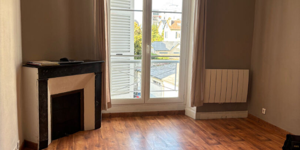 appartement à PAU (64000)