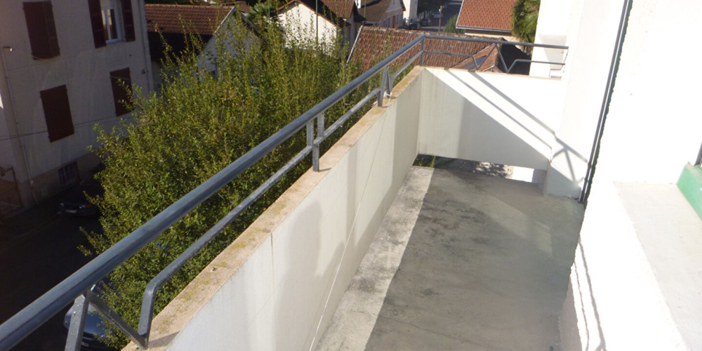 appartement à PAU (64000)