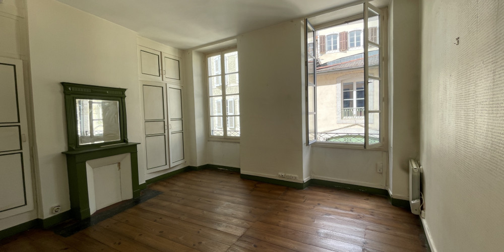 appartement à PAU (64000)