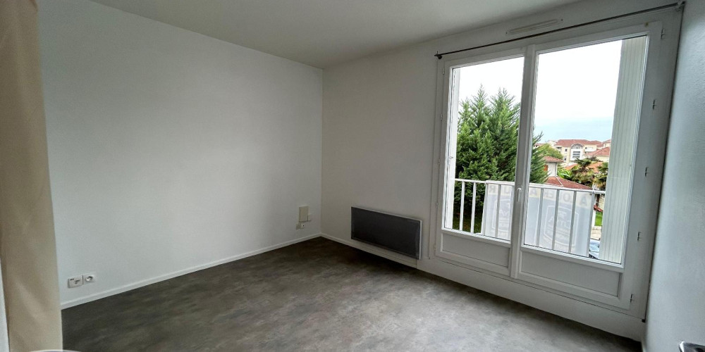 appartement à PAU (64000)