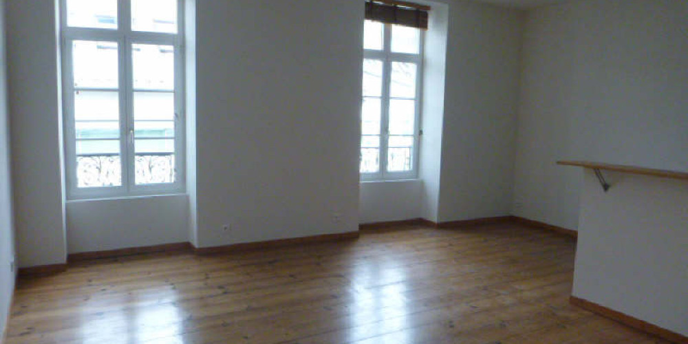 appartement à PAU (64000)