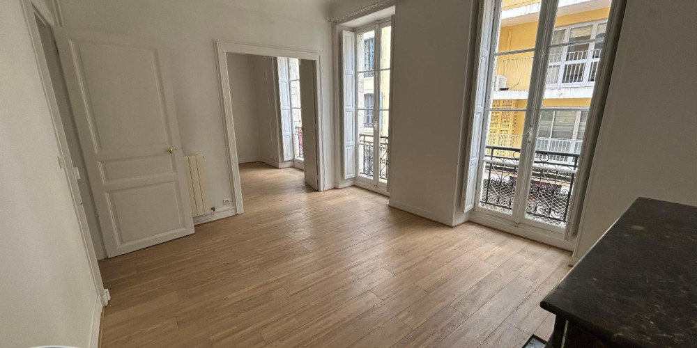 appartement à PAU (64000)