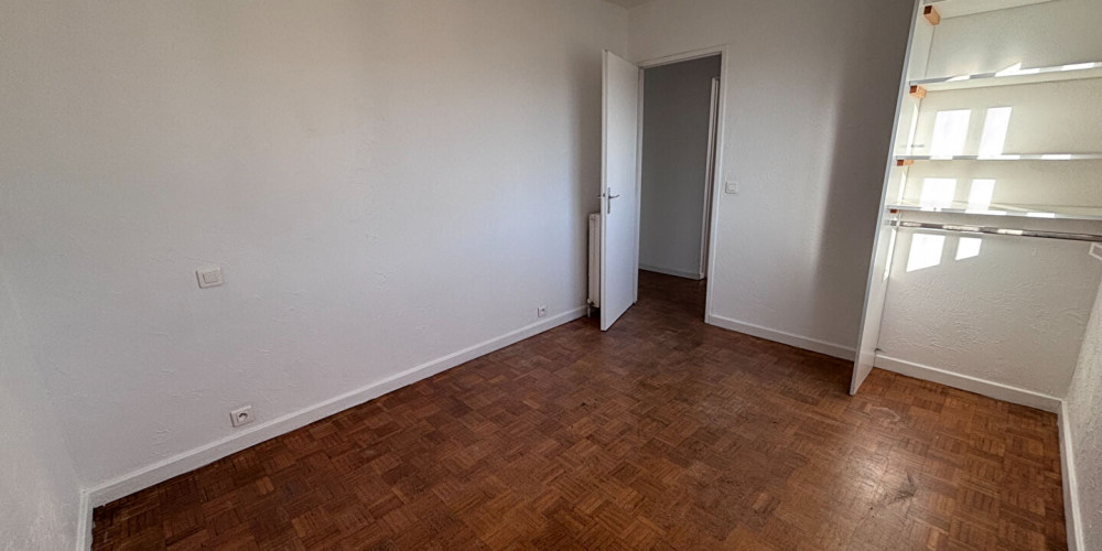 appartement à PAU (64000)