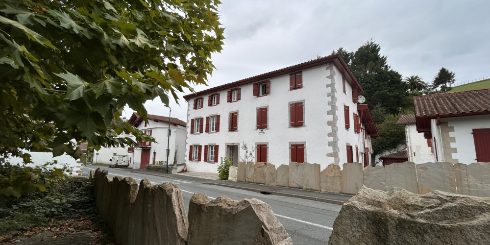 appartement à AINHOA (64250)