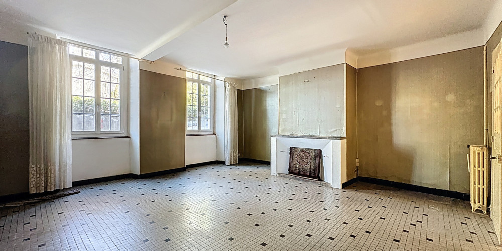 appartement à NAY (64800)