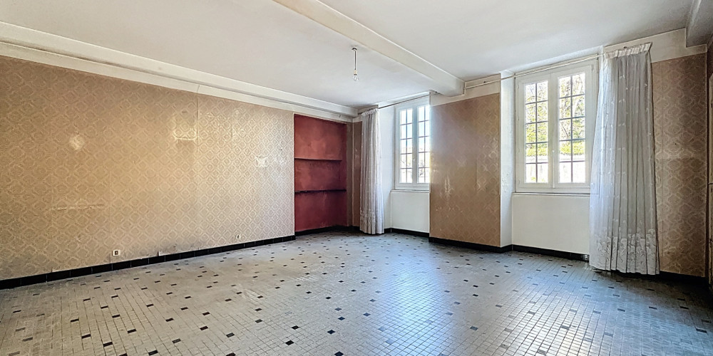 appartement à NAY (64800)