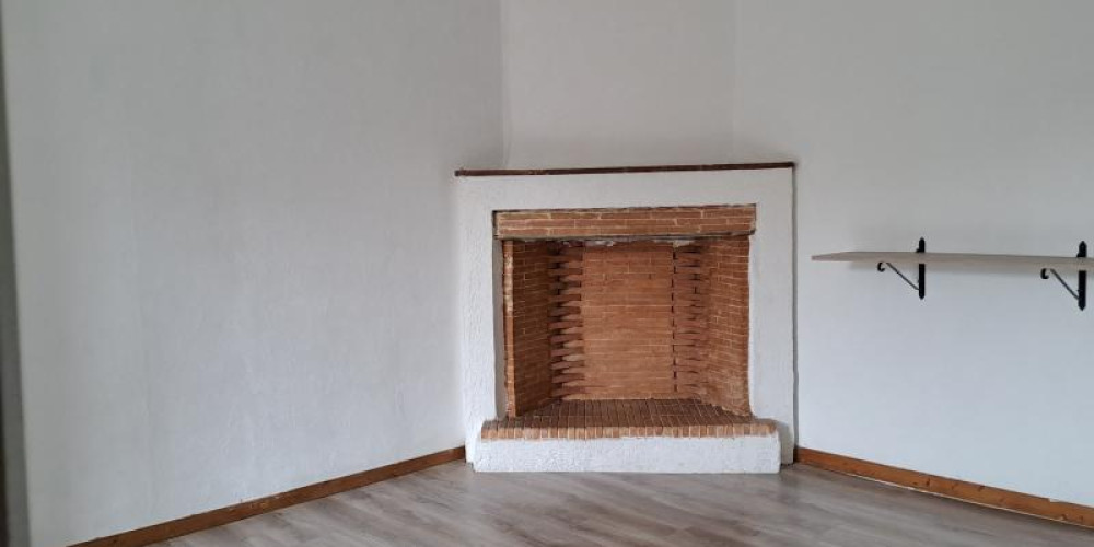 immeuble à NAY (64800)