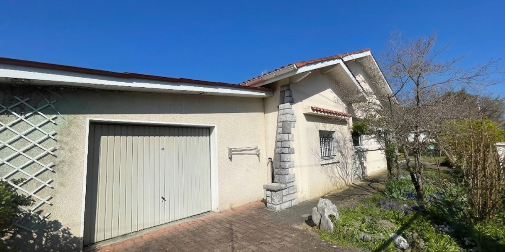 maison à PAU (64000)