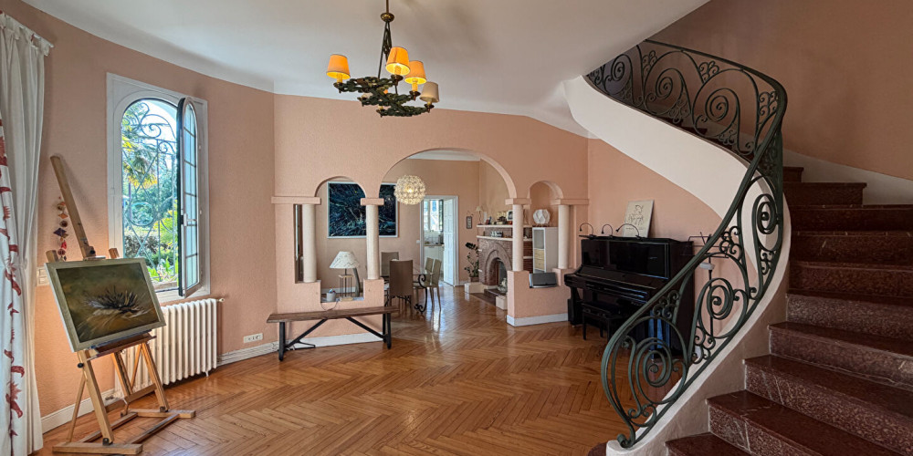 maison à PAU (64000)