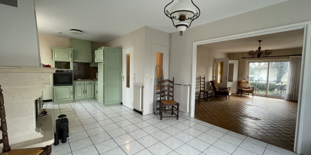 maison à PAU (64000)