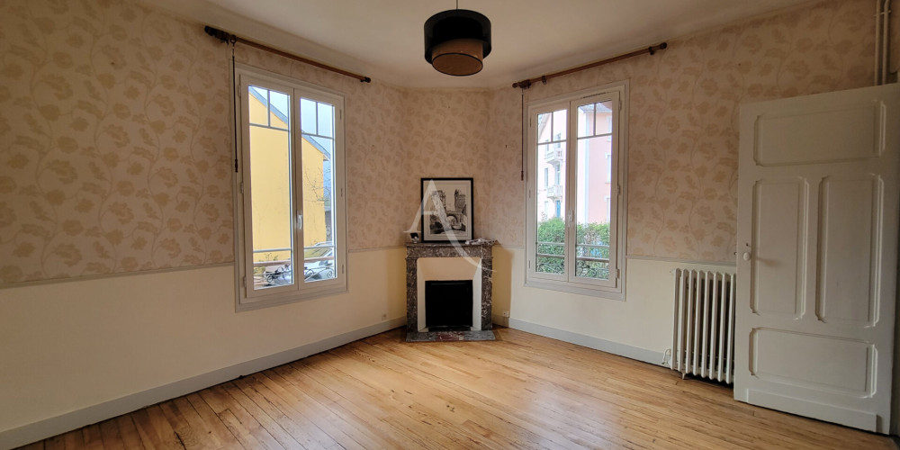 maison à PAU (64000)