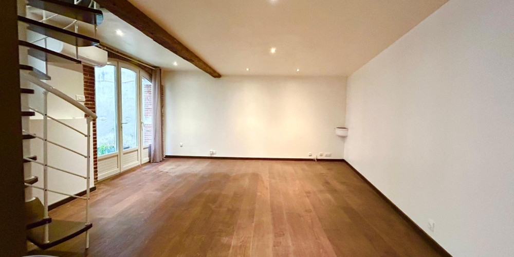 maison à PAU (64000)