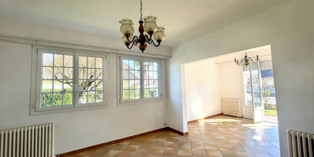 maison à PAU (64000)