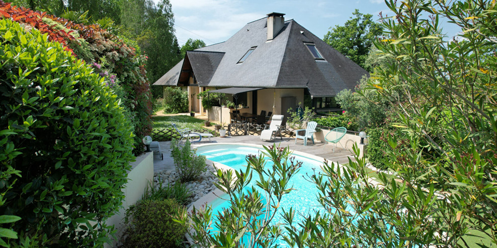 maison à PAU (64000)