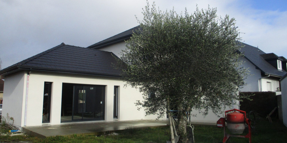 maison à PAU (64000)